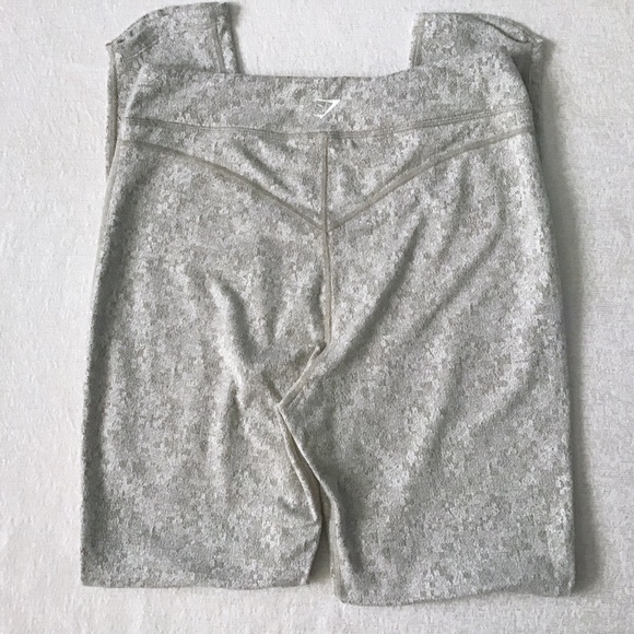 Gymshark Fleur Texture Leggings Woman’s Size Small Taupe Color Full Length - Picture 6 of 13